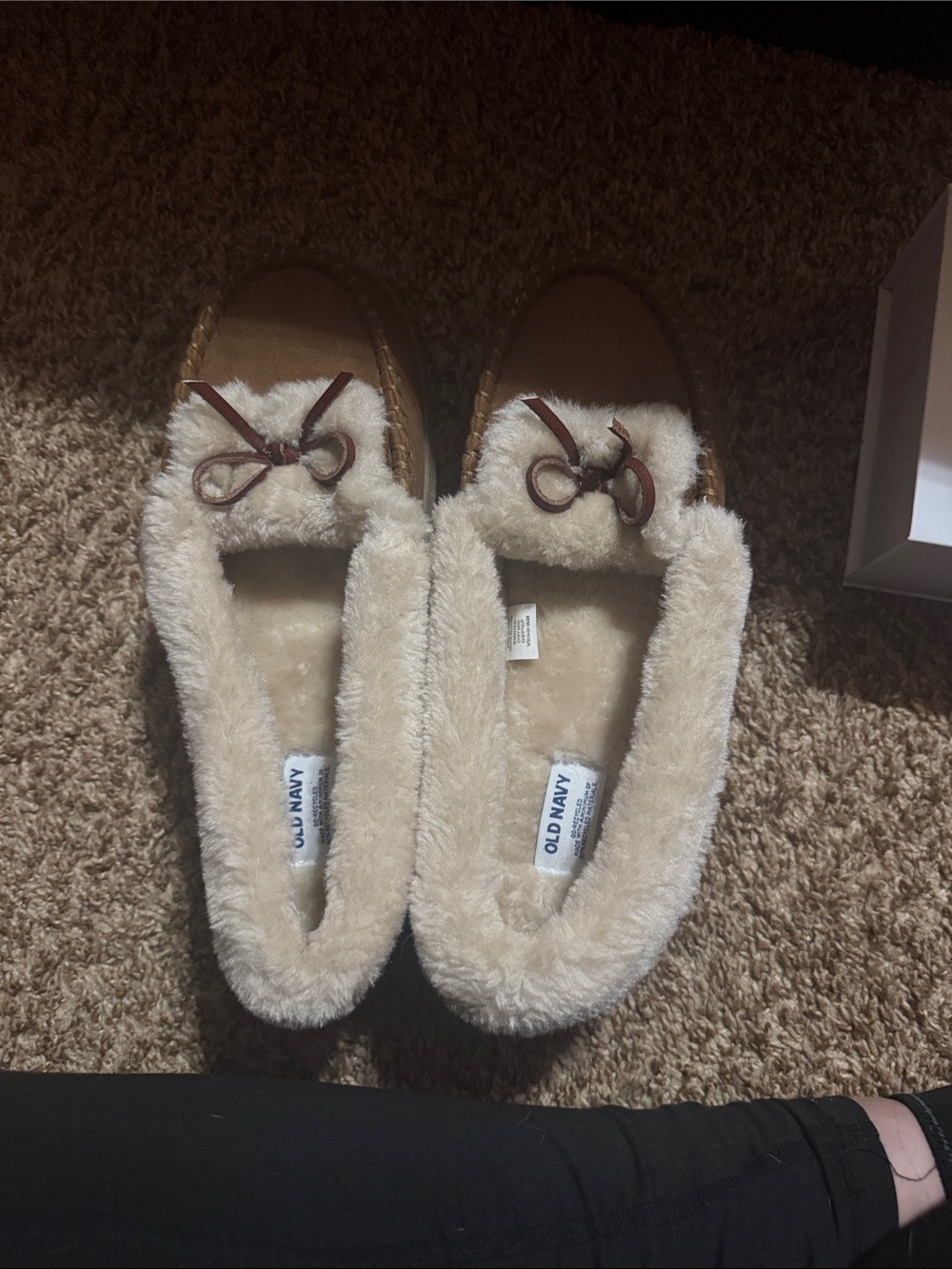 Old Navy Cream Faux Shearling Moccasin Slippers with Brown Bow